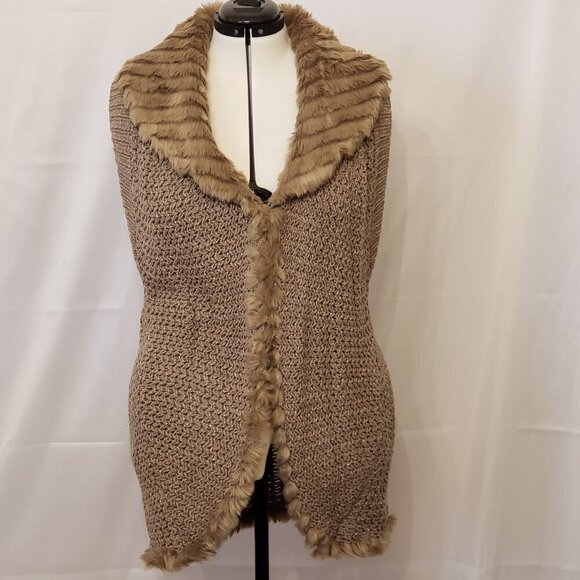 Chico's Sleeveless Open Front Taupe Sweater Vest w/ Faux Fur Collar, Size 3 (XL) - Picture 2 of 12